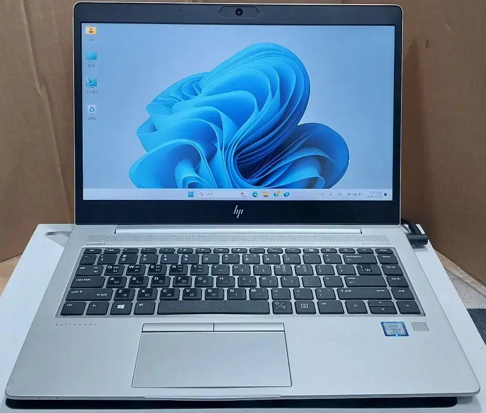 HP 840 G5/ 터치패드 상단 블, 하단 일부 불량!